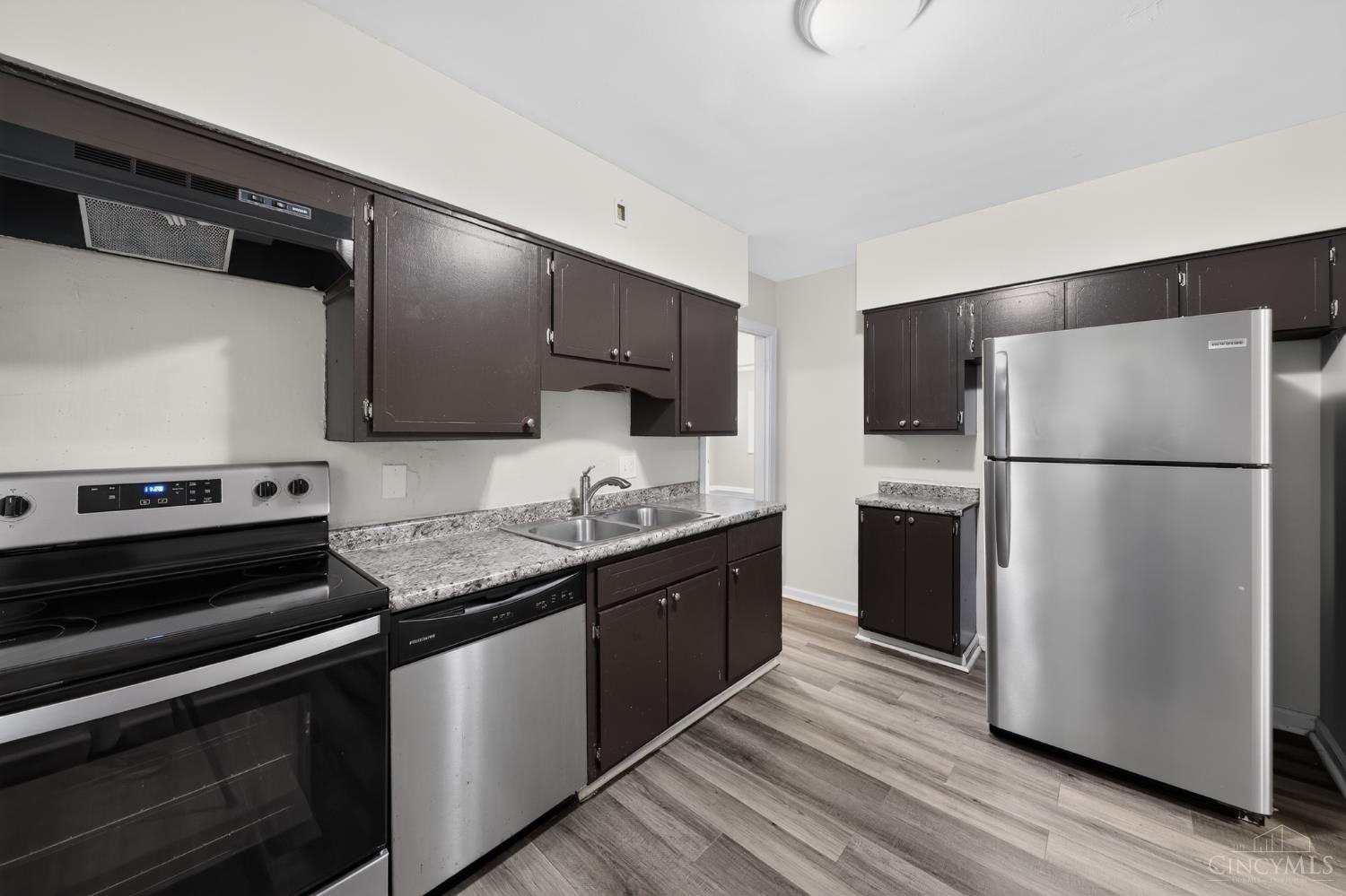 3254 Gobel Avenue Property Photo 7
