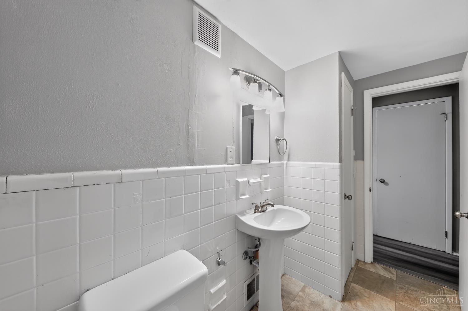 3254 Gobel Avenue Property Photo 21