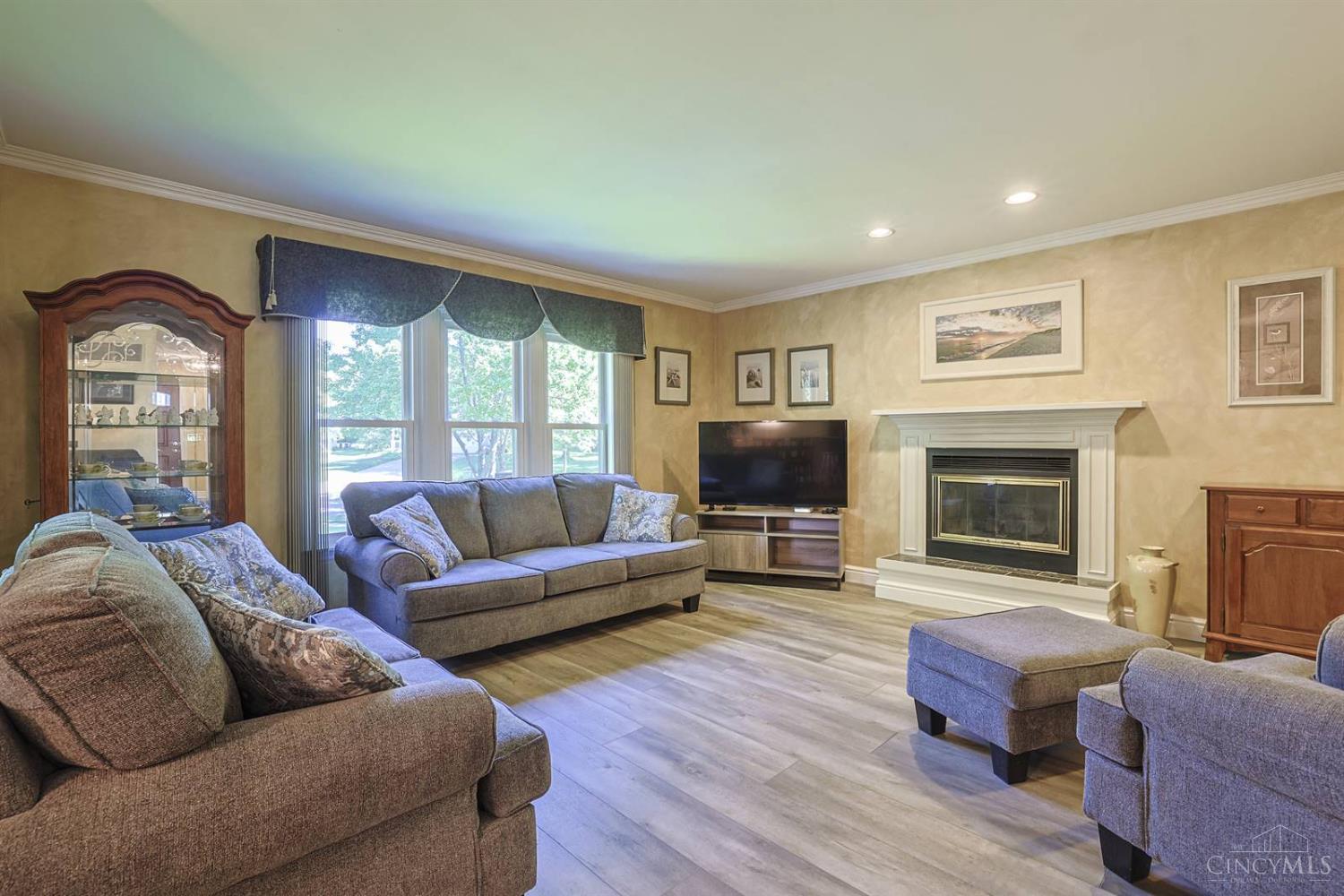 1081 Oysterbay Drive Property Photo 6