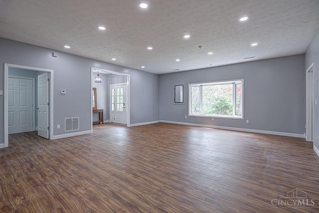 7926 Normandy Lane Property Photo 4