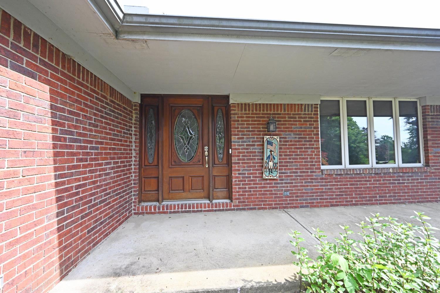 560 Louise Drive Property Photo 4