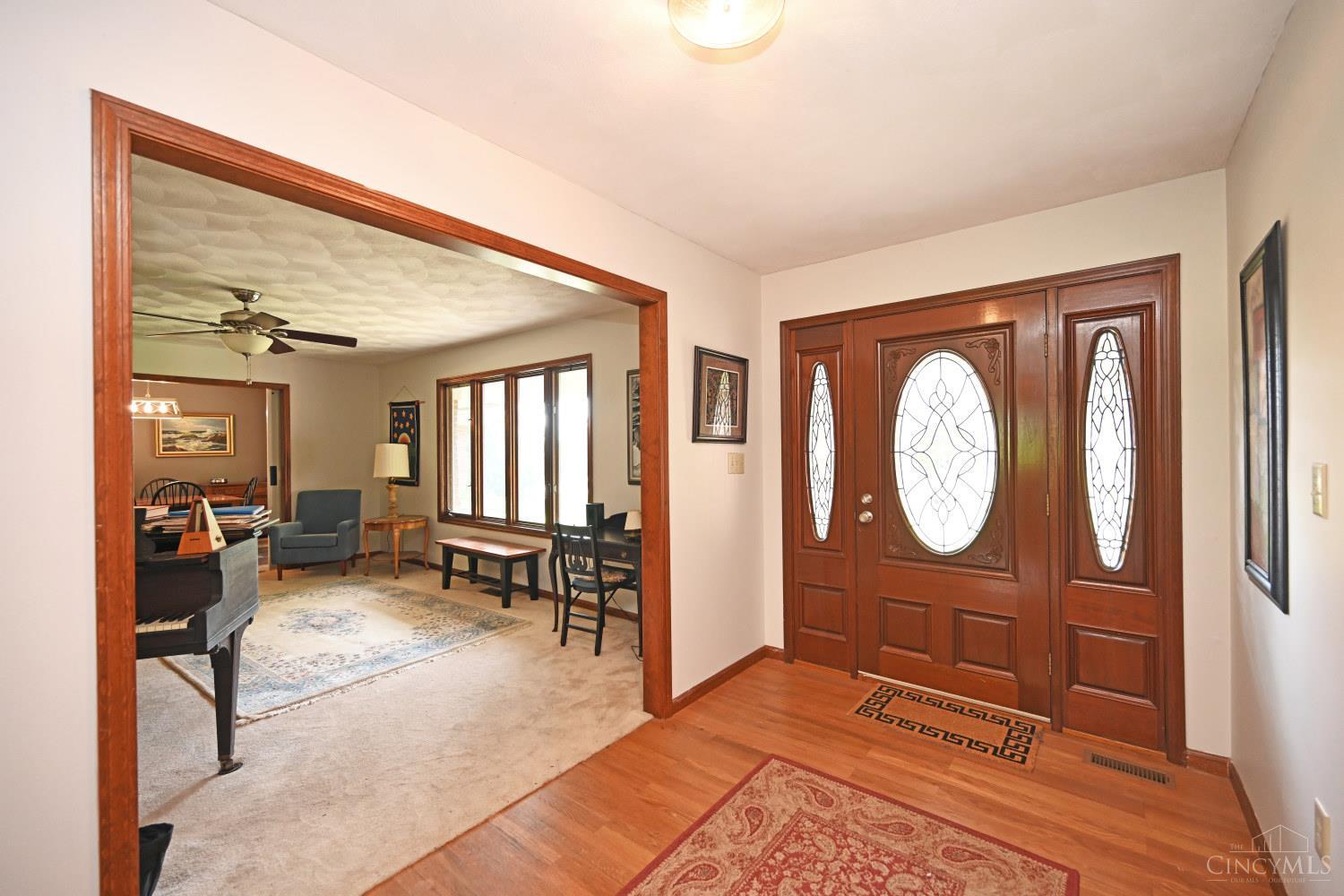 560 Louise Drive Property Photo 7
