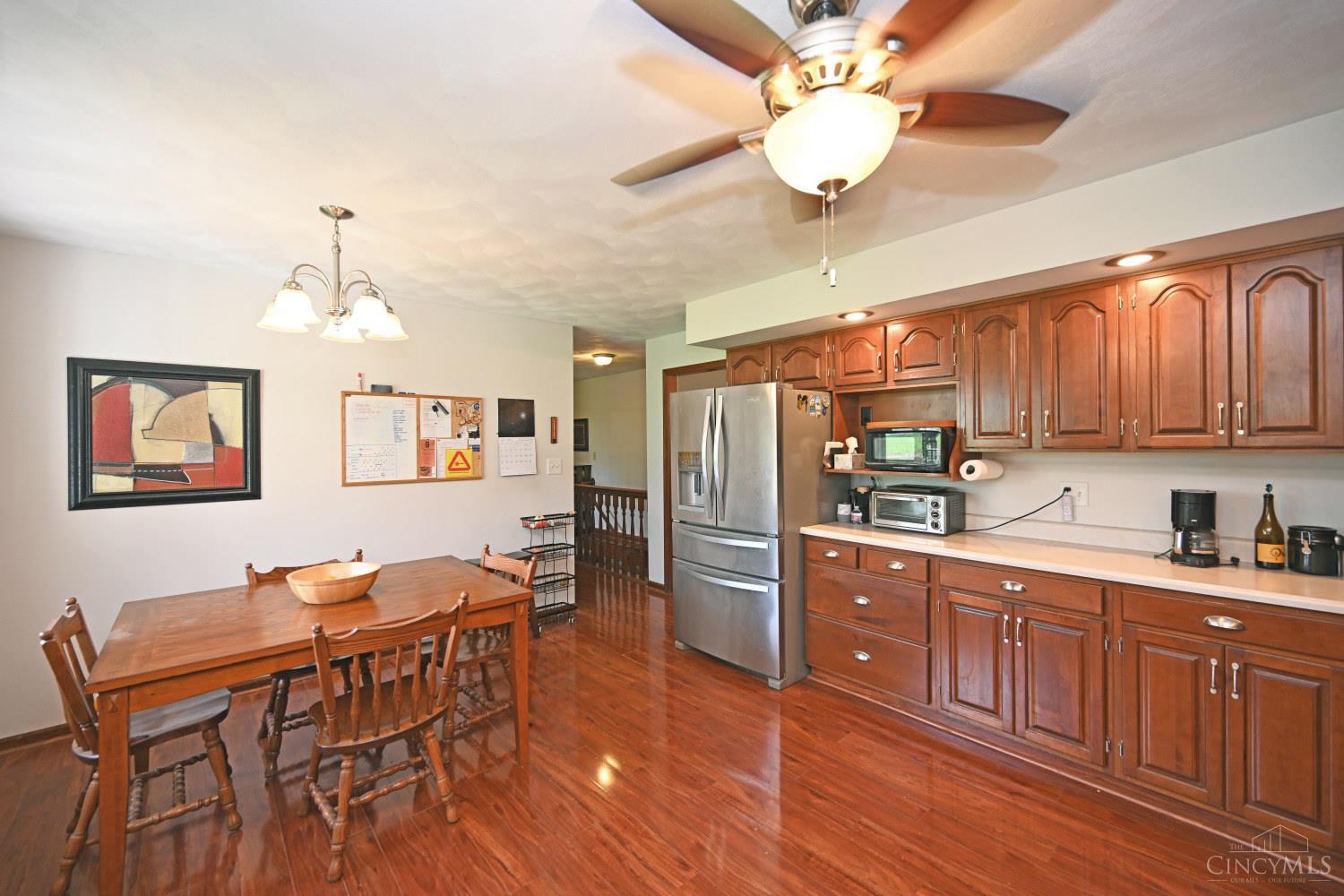 560 Louise Drive Property Photo 17