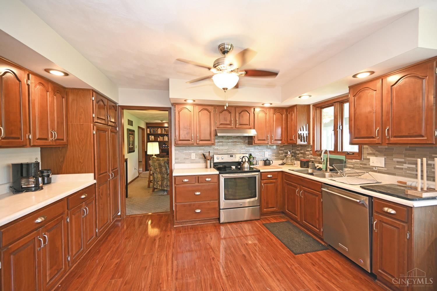 560 Louise Drive Property Photo 19