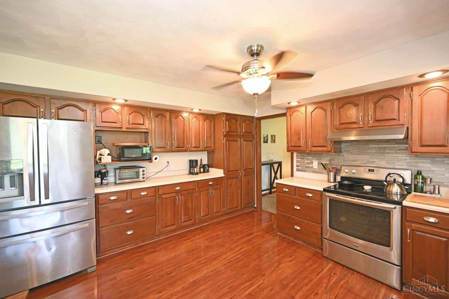 560 Louise Drive Property Photo 21
