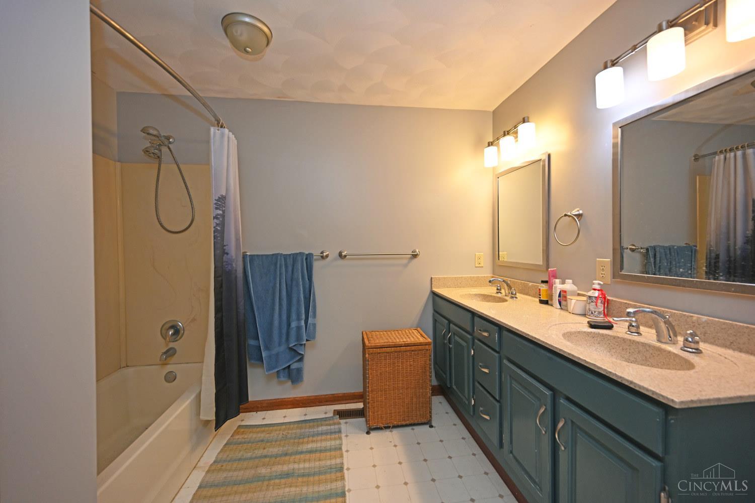 560 Louise Drive Property Photo 40
