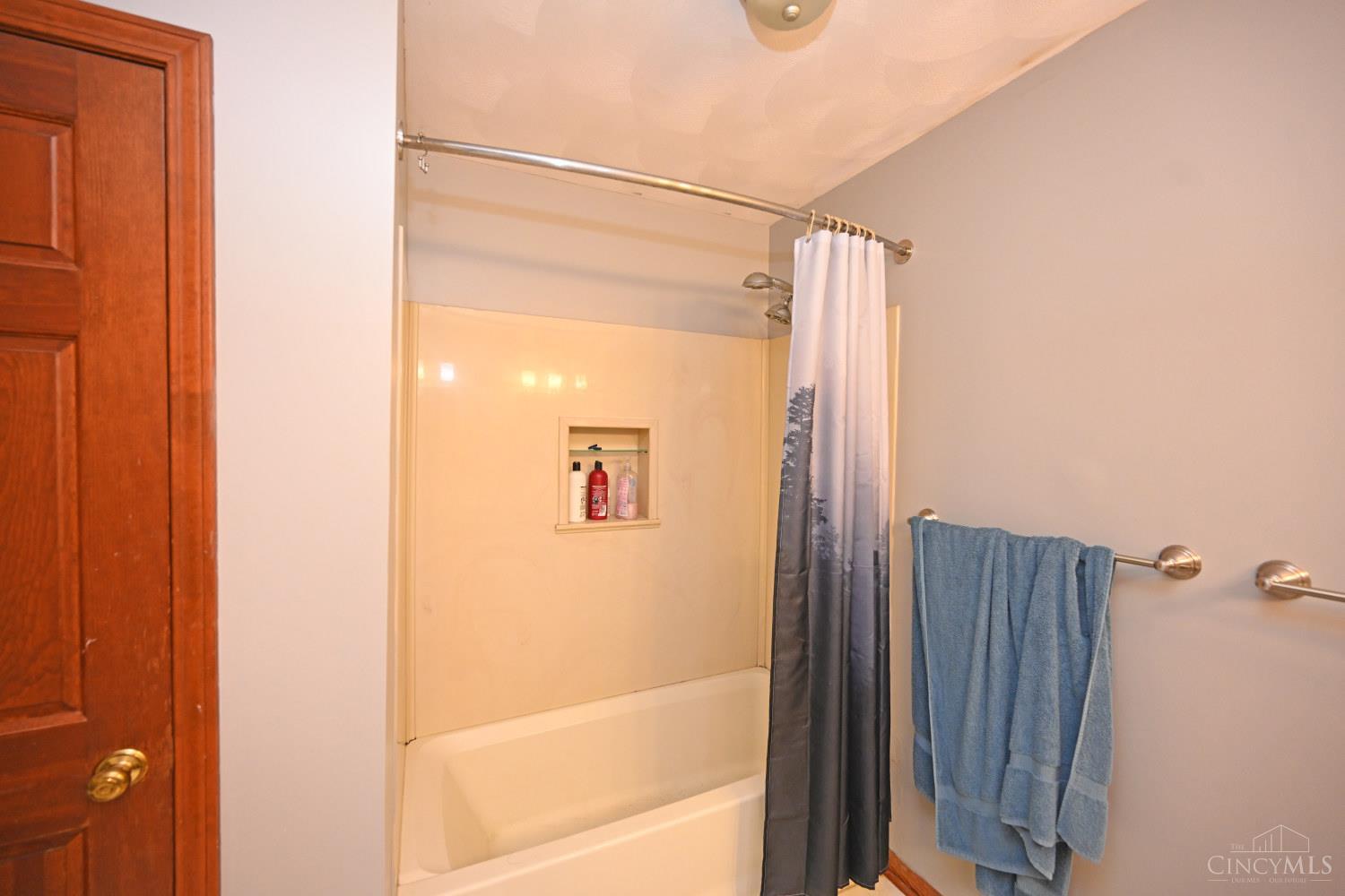 560 Louise Drive Property Photo 41