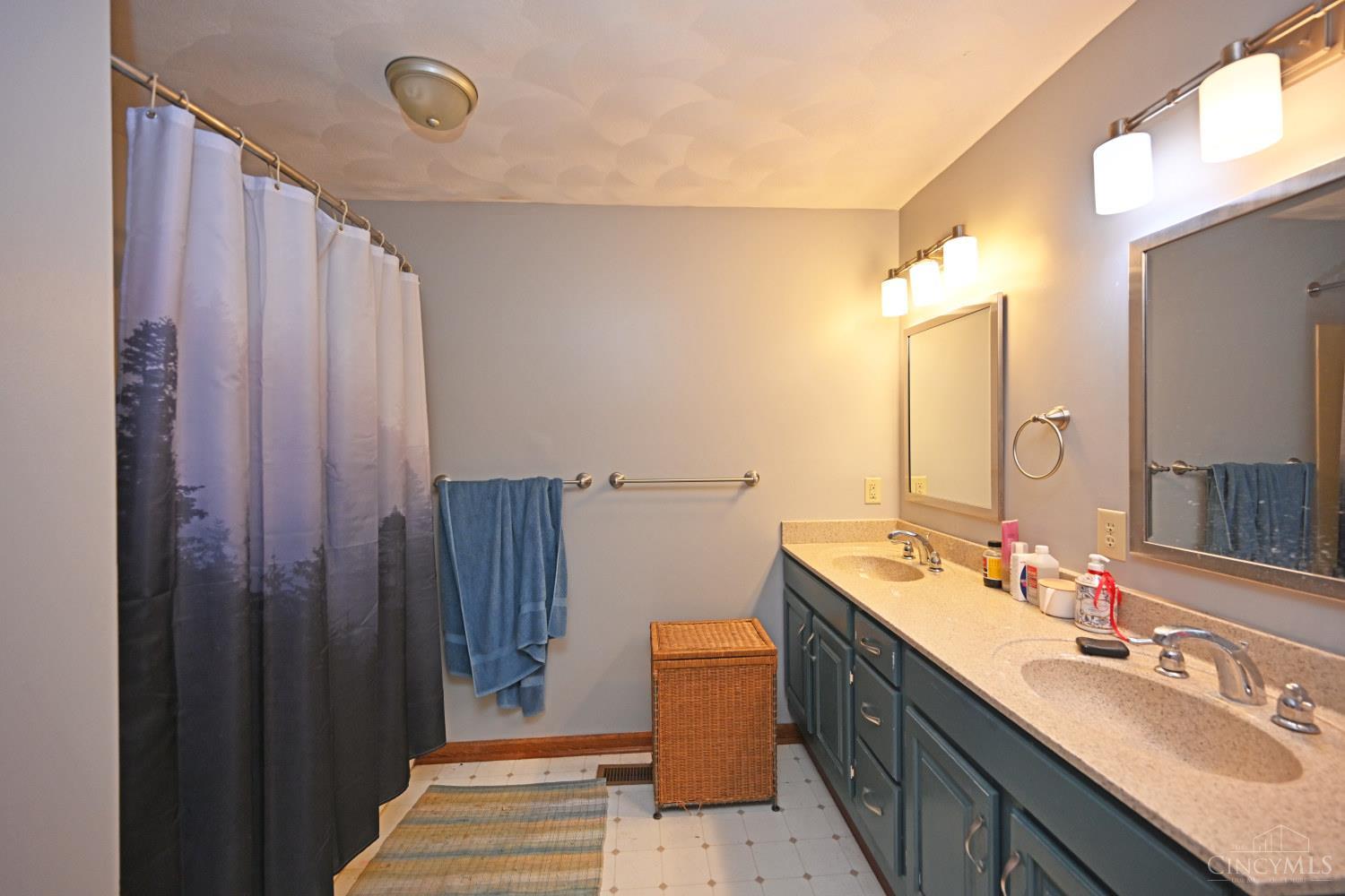 560 Louise Drive Property Photo 42