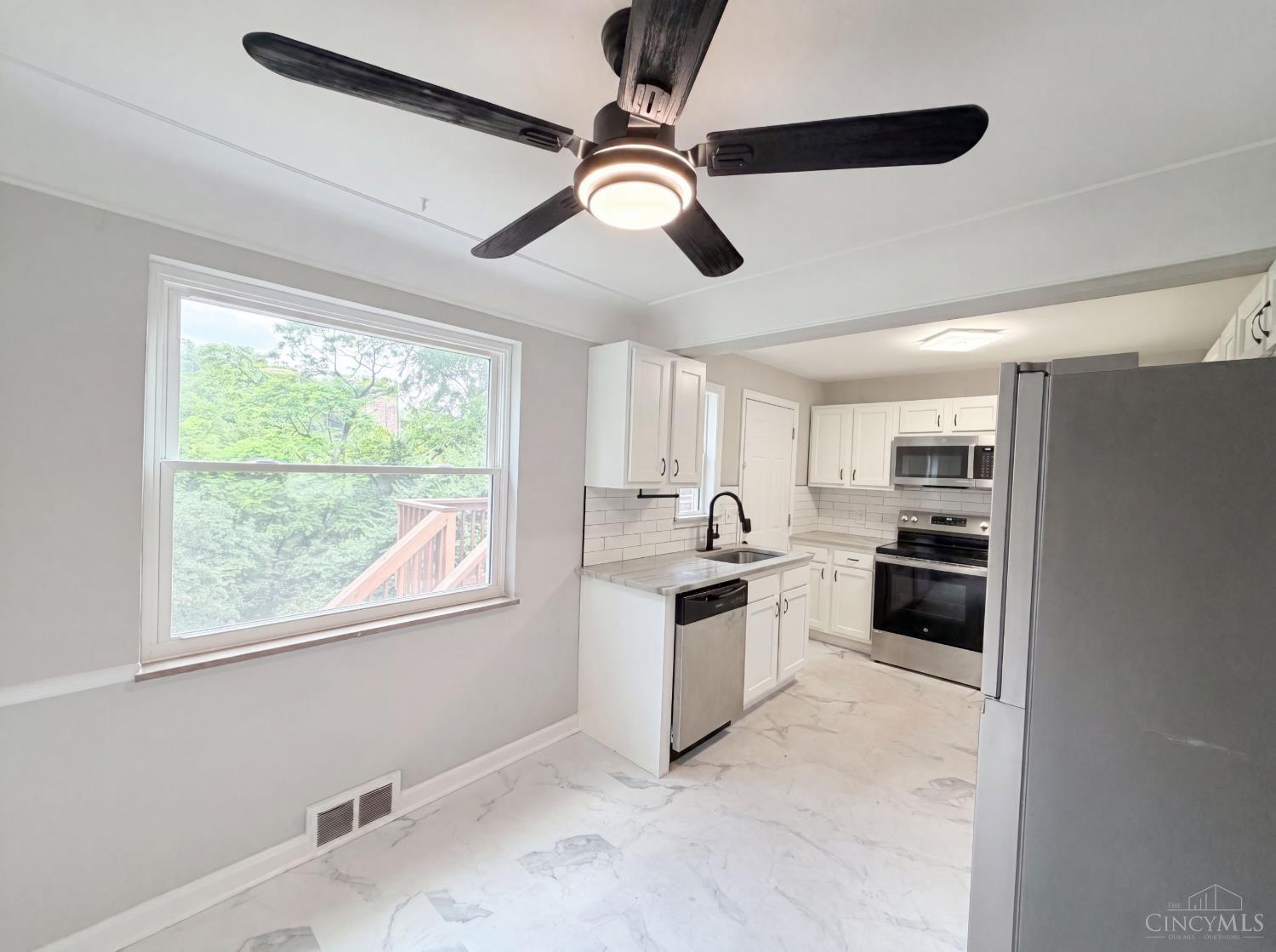 577 Lowell Avenue Property Photo 2
