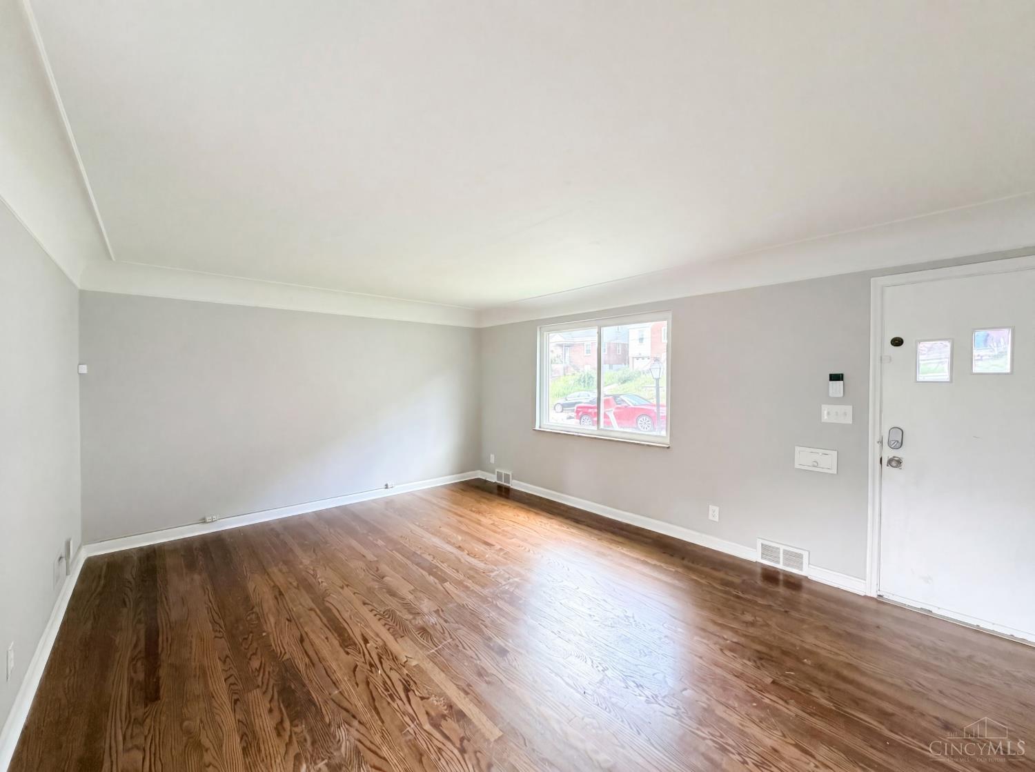 577 Lowell Avenue Property Photo 3