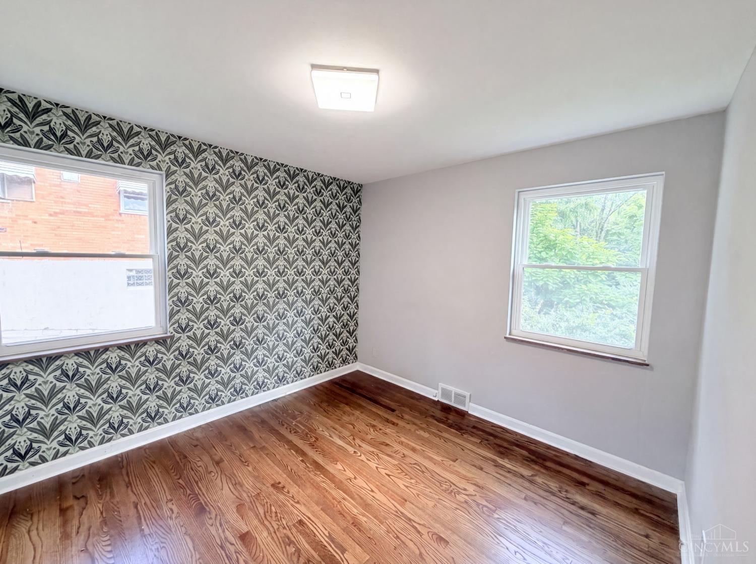 577 Lowell Avenue Property Photo 4