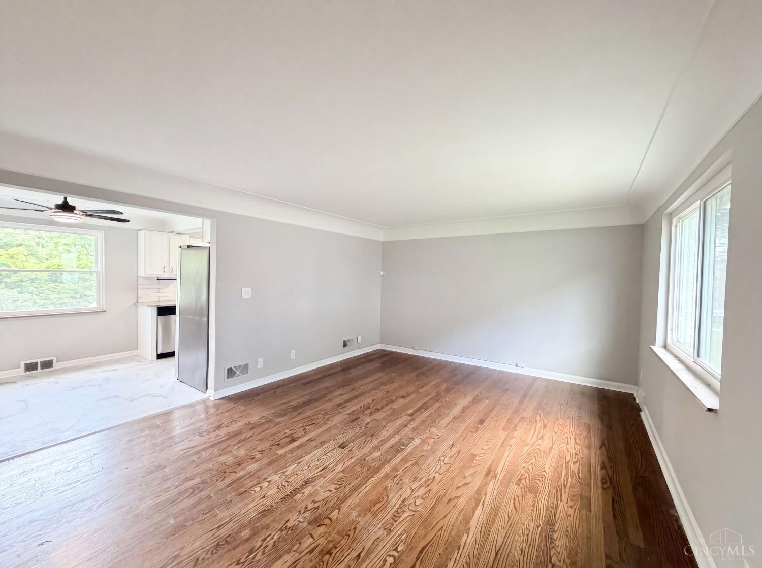 577 Lowell Avenue Property Photo 5
