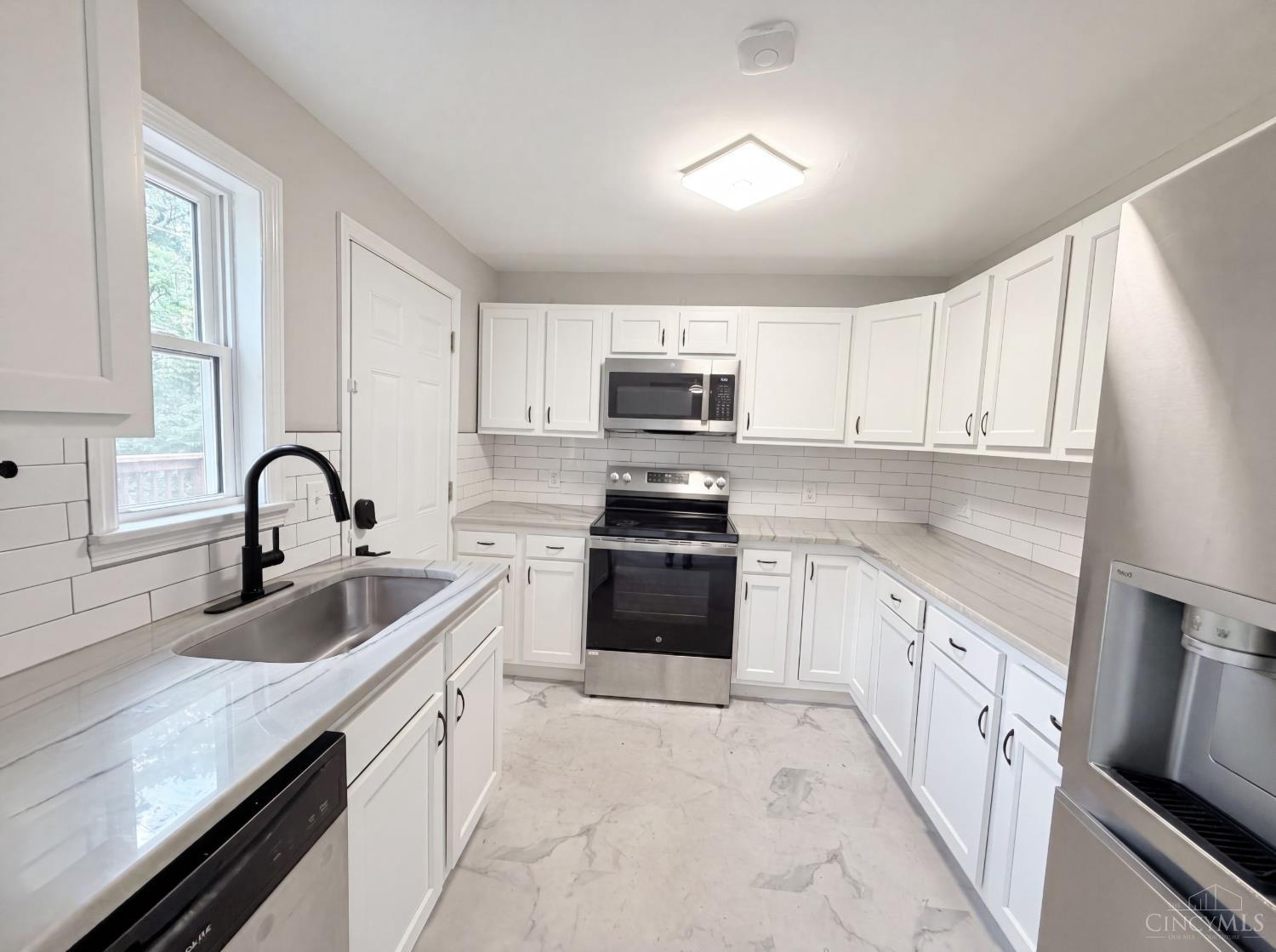 577 Lowell Avenue Property Photo 7
