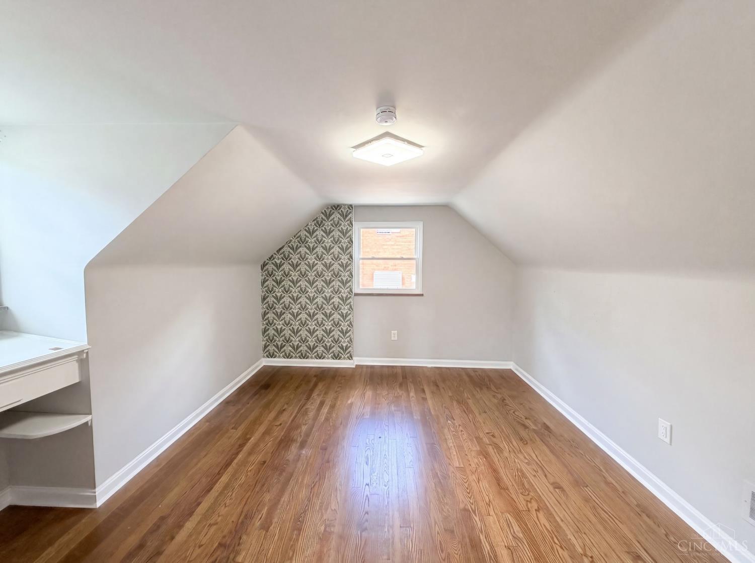 577 Lowell Avenue Property Photo 11