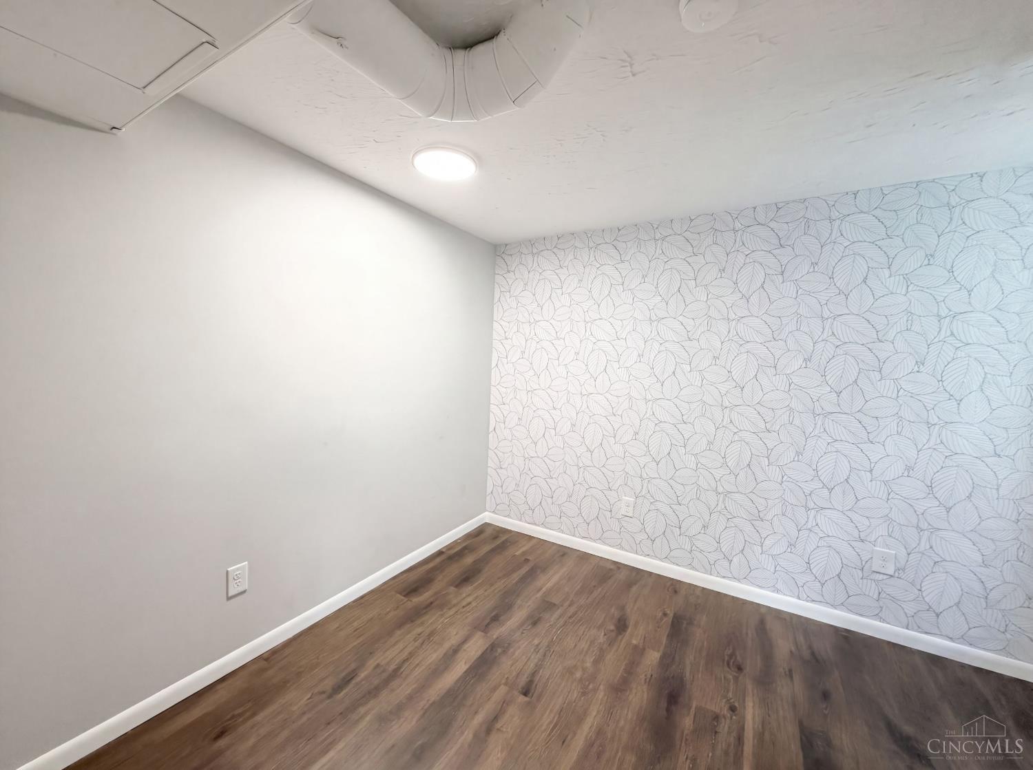 577 Lowell Avenue Property Photo 12