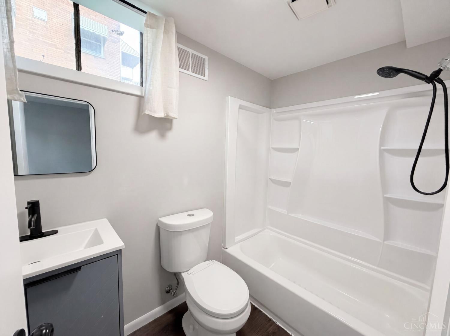 577 Lowell Avenue Property Photo 15