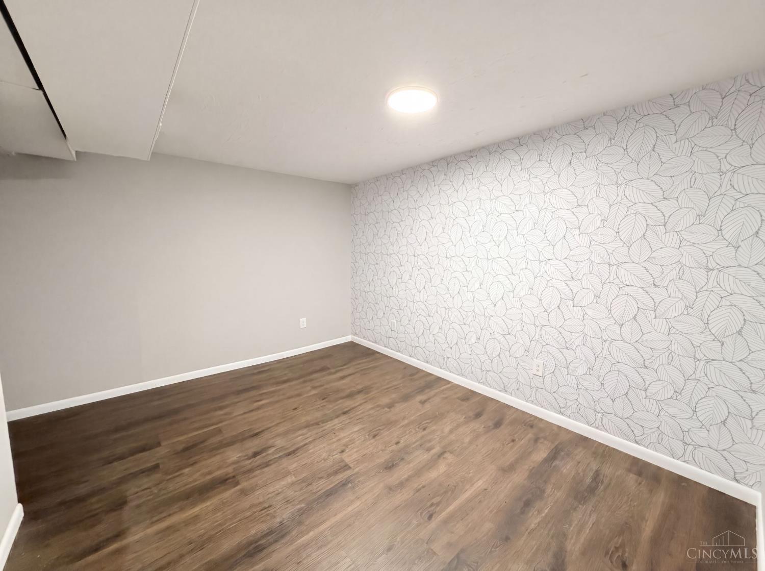 577 Lowell Avenue Property Photo 17