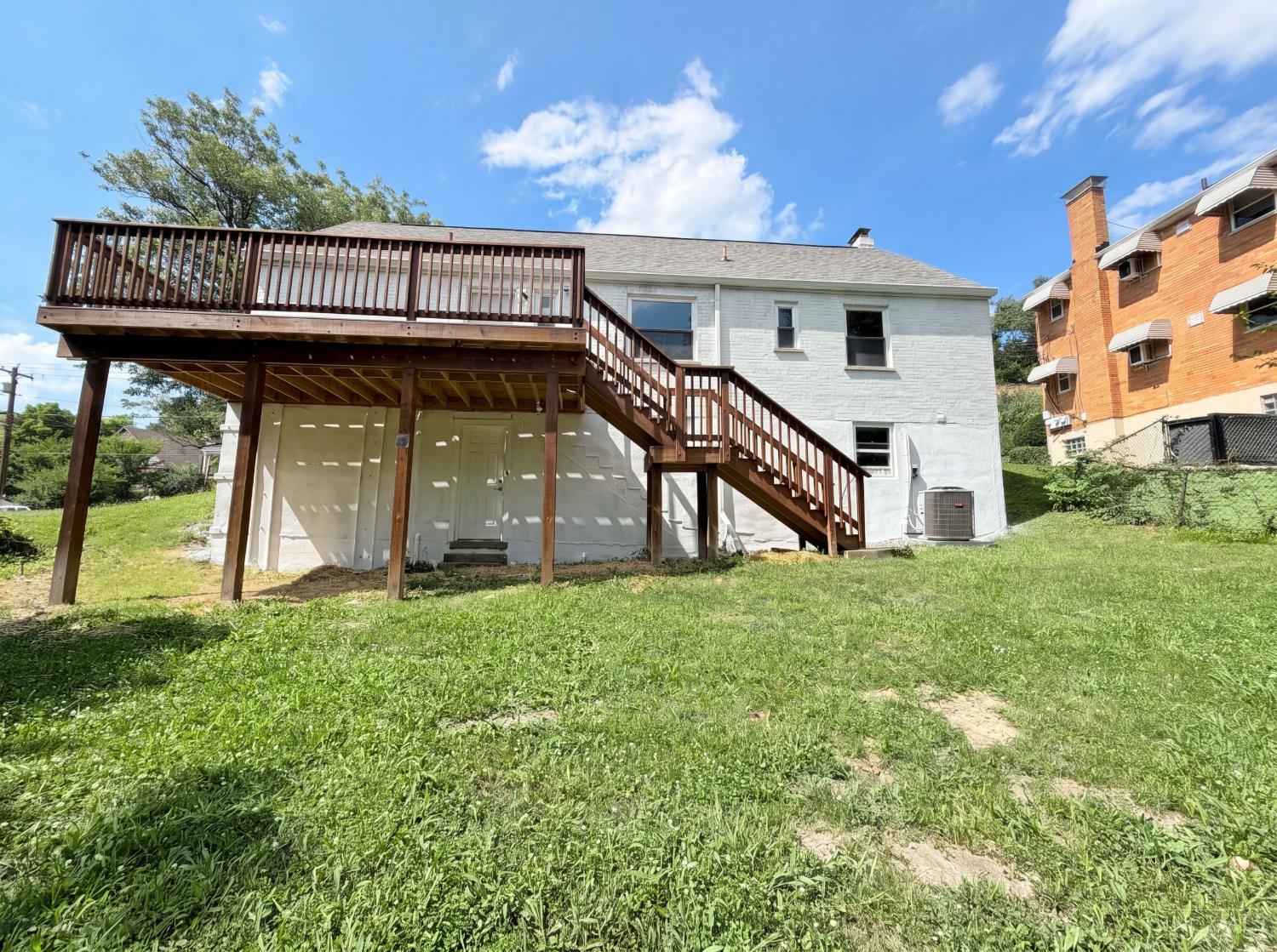577 Lowell Avenue Property Photo 22