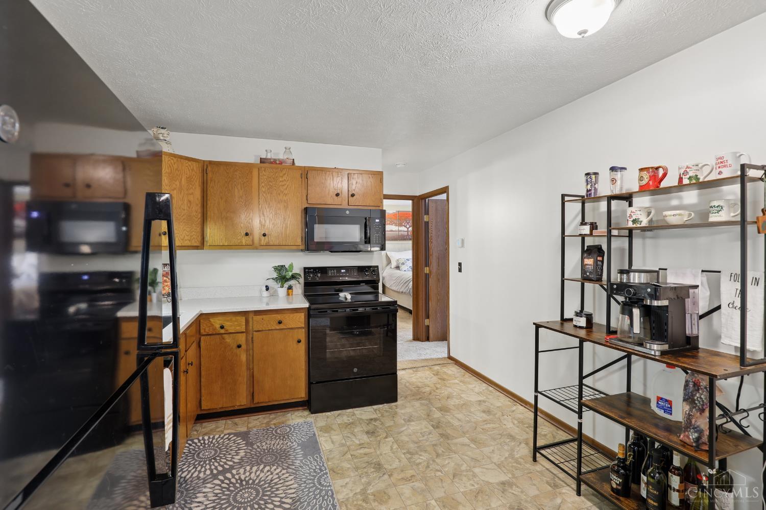 539 Davis Road Property Photo 14