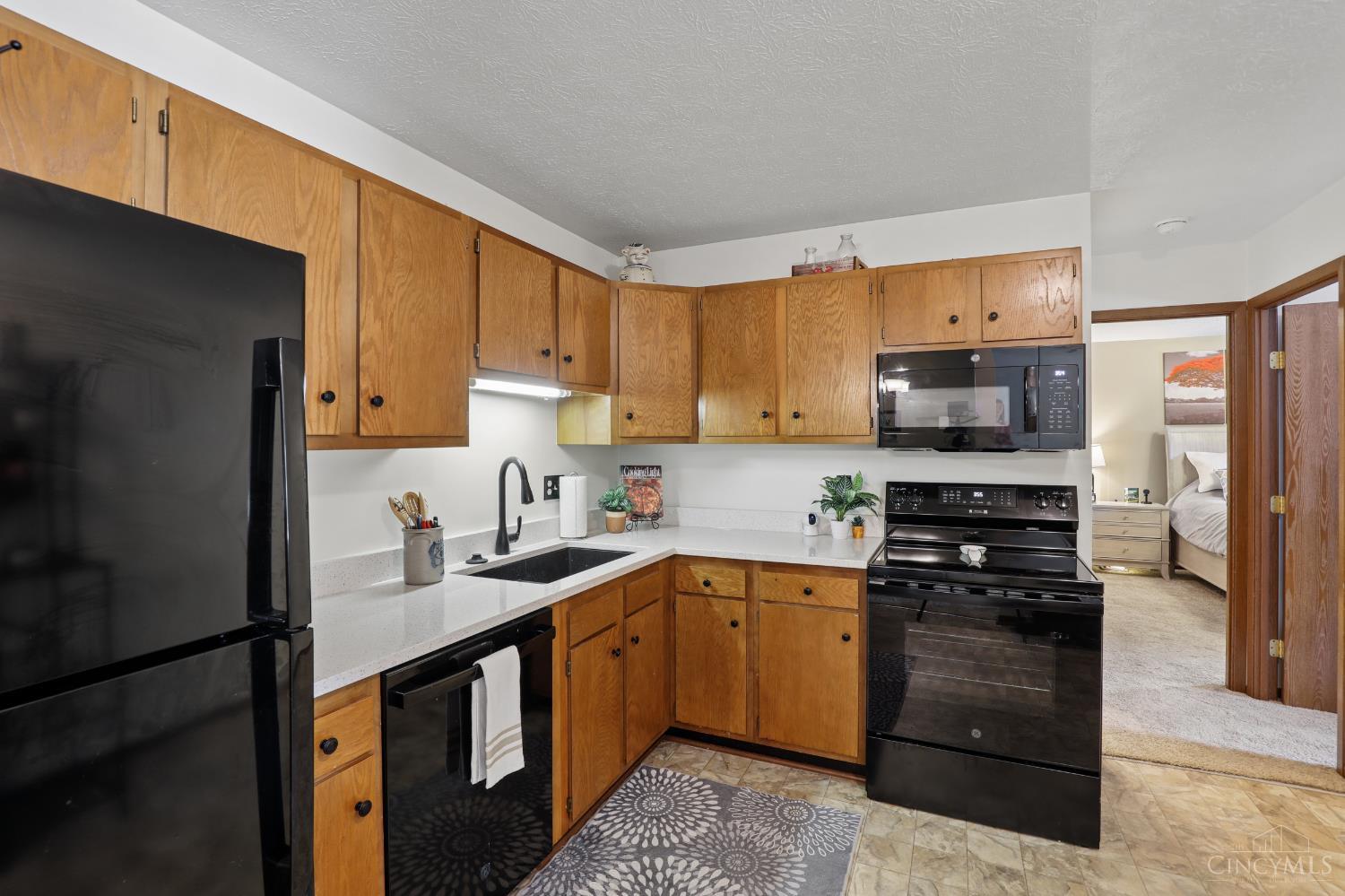 539 Davis Road Property Photo 15