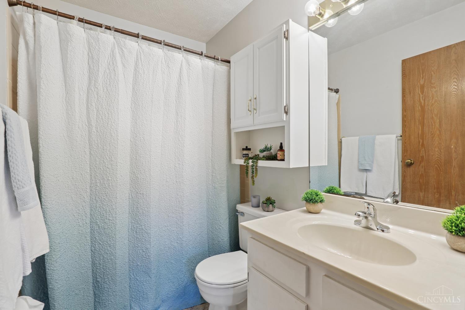 539 Davis Road Property Photo 16