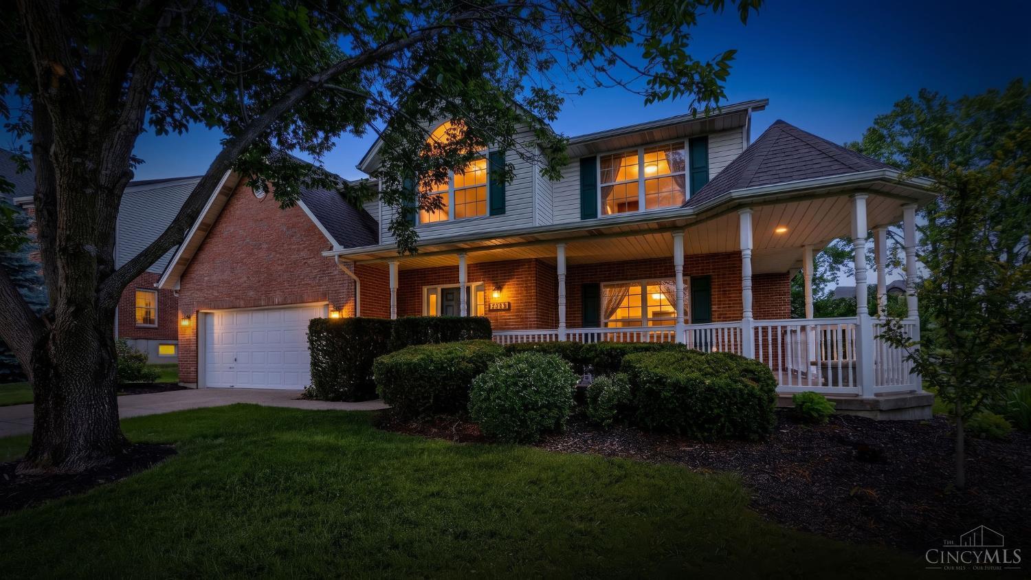 8896 Charleston Woods Drive Property Photo 3