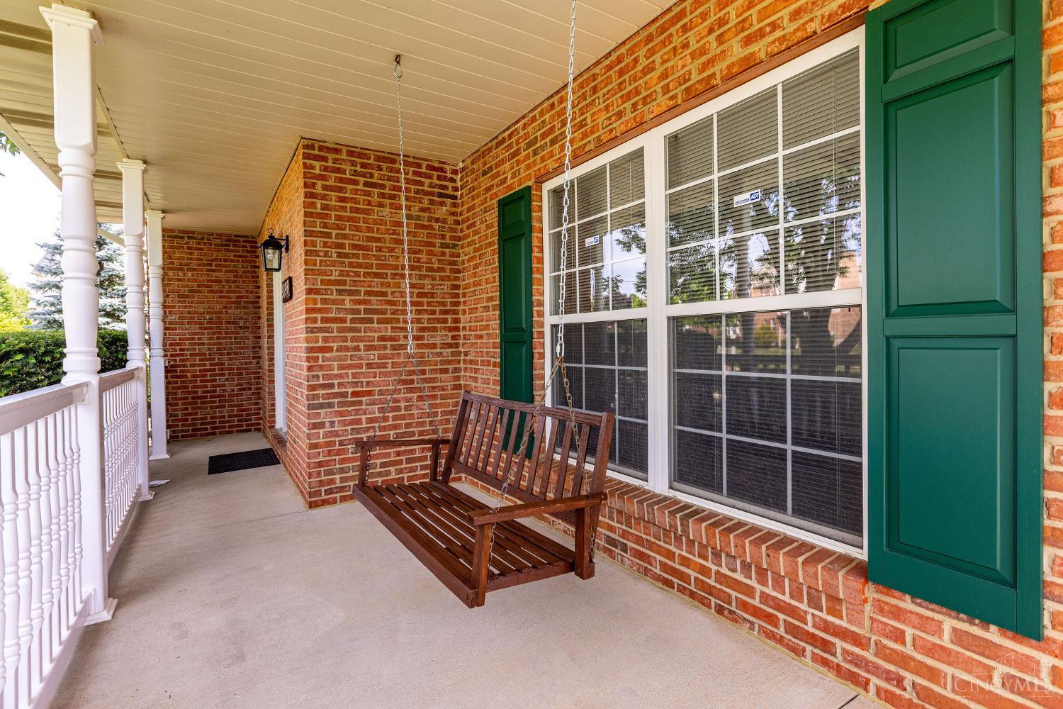 8896 Charleston Woods Drive Property Photo 6