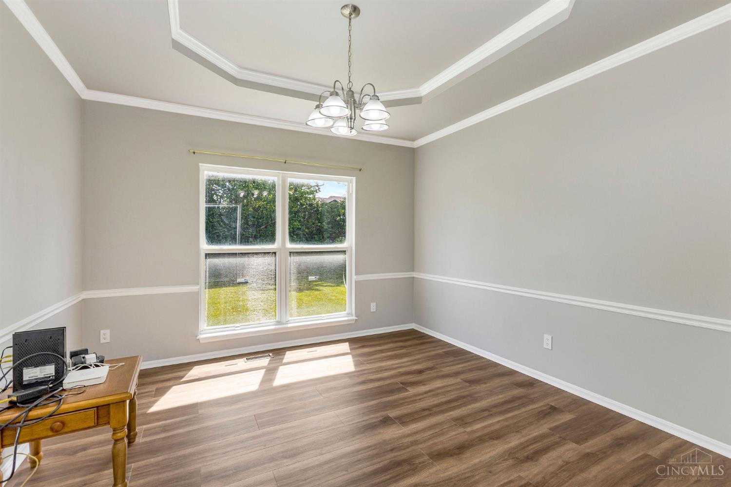 8896 Charleston Woods Drive Property Photo 10