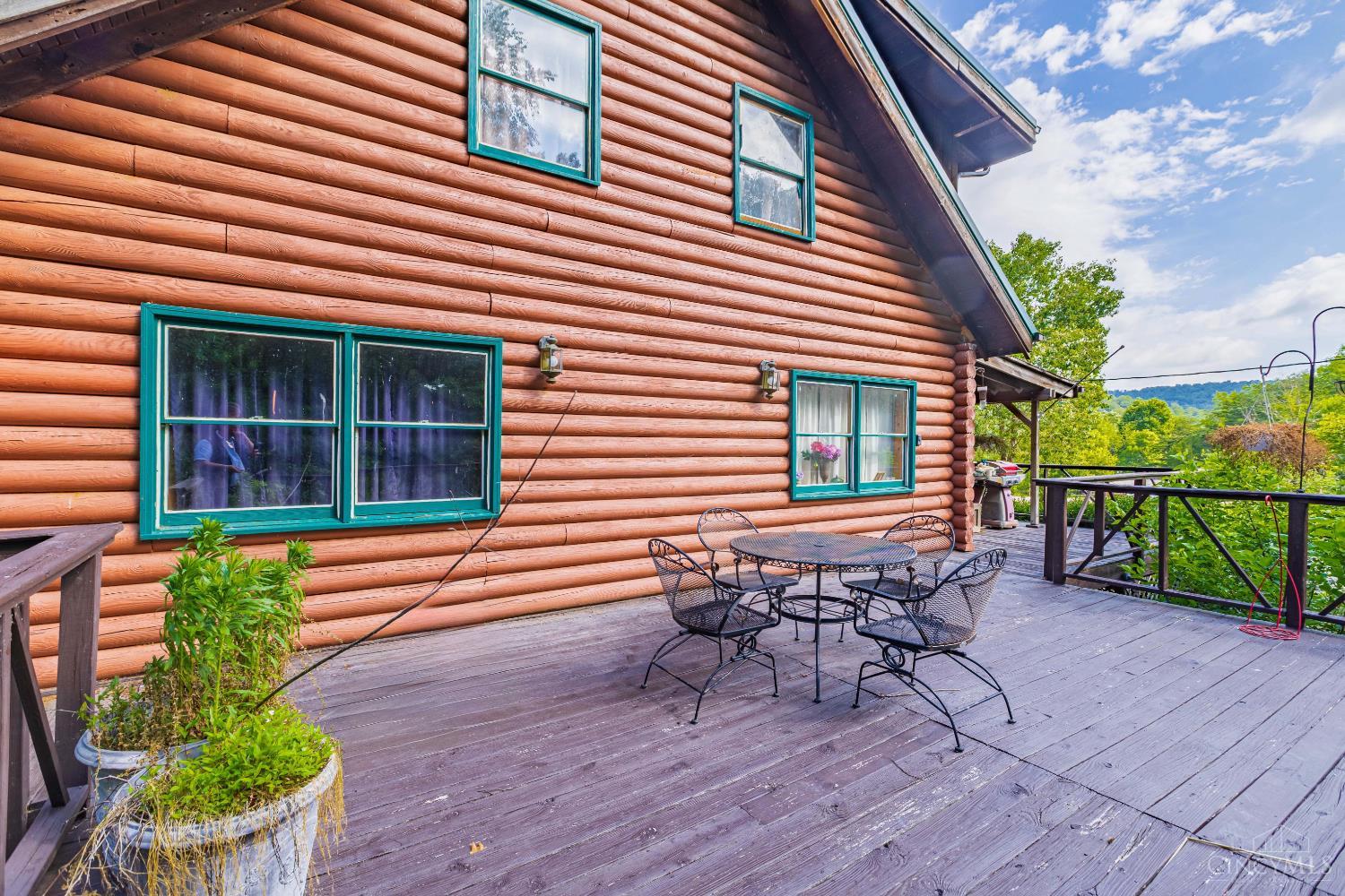 1237 Black Hollow Road Property Photo 7