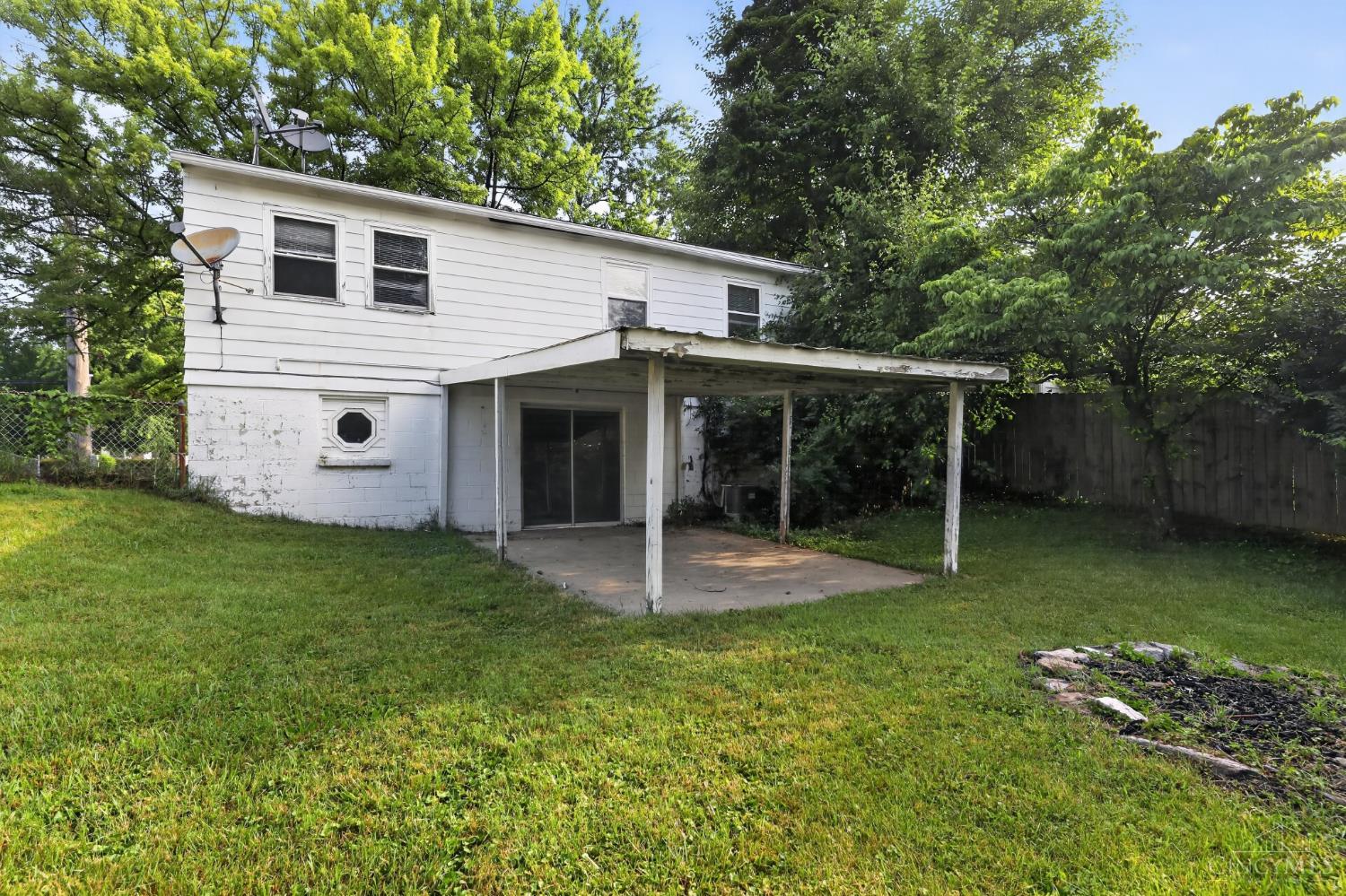 2743 Springdale Road Property Photo 2