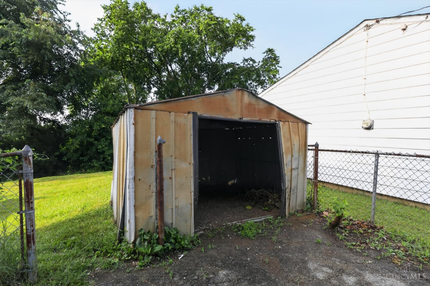 2743 Springdale Road Property Photo 6