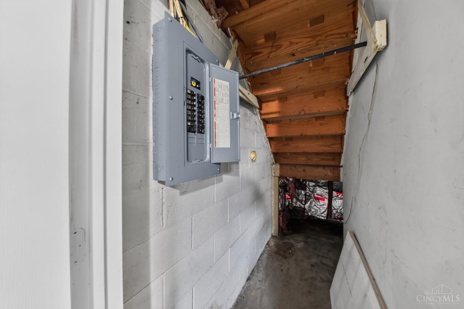 2743 Springdale Road Property Photo 27