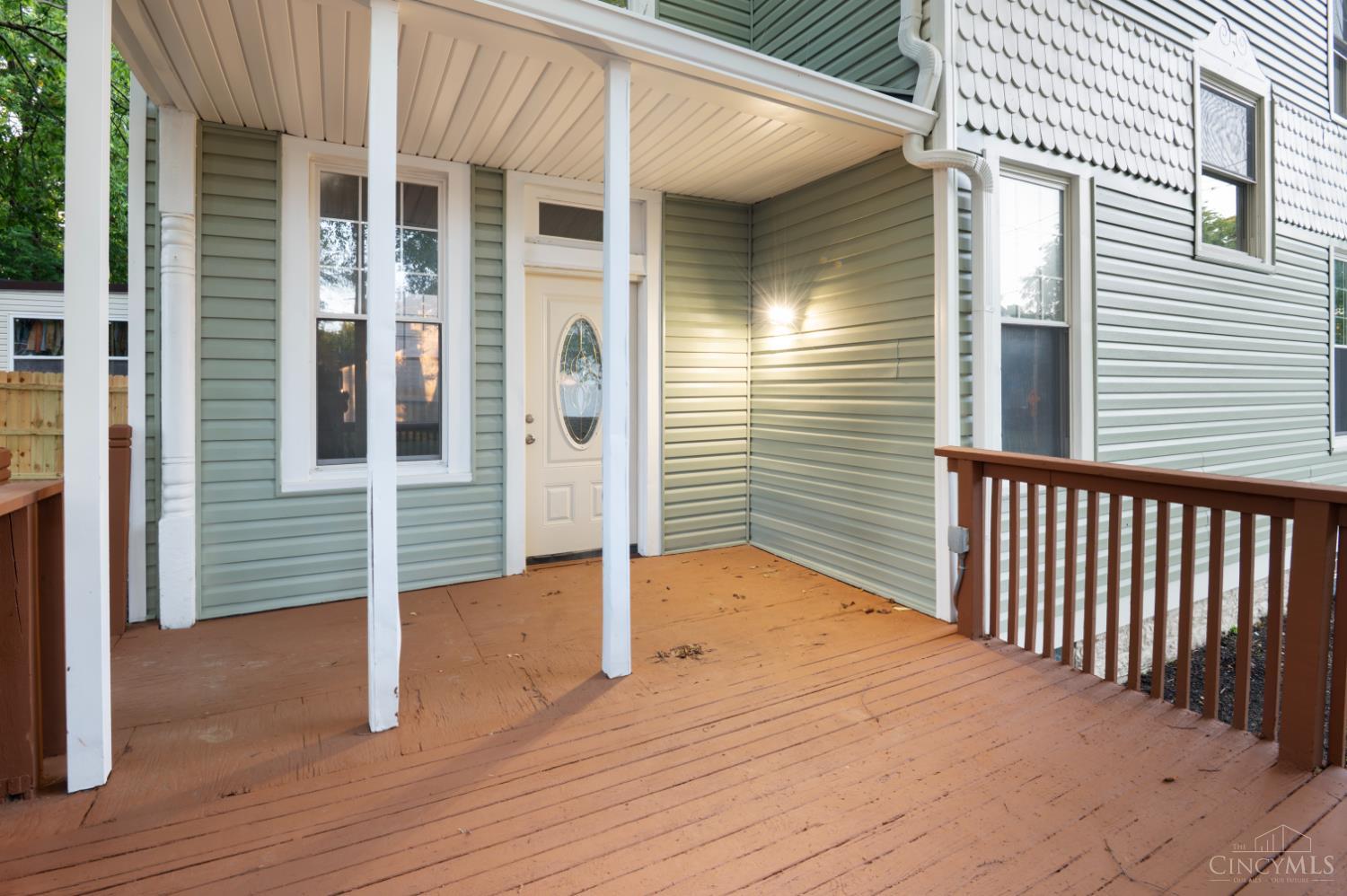 1237 Laidlaw Avenue Property Photo 6
