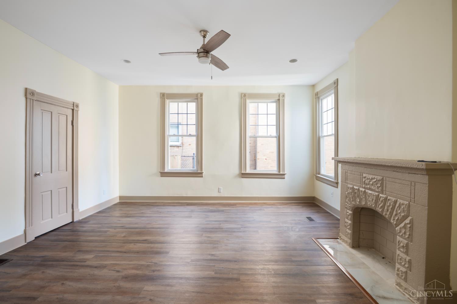 1237 Laidlaw Avenue Property Photo 10