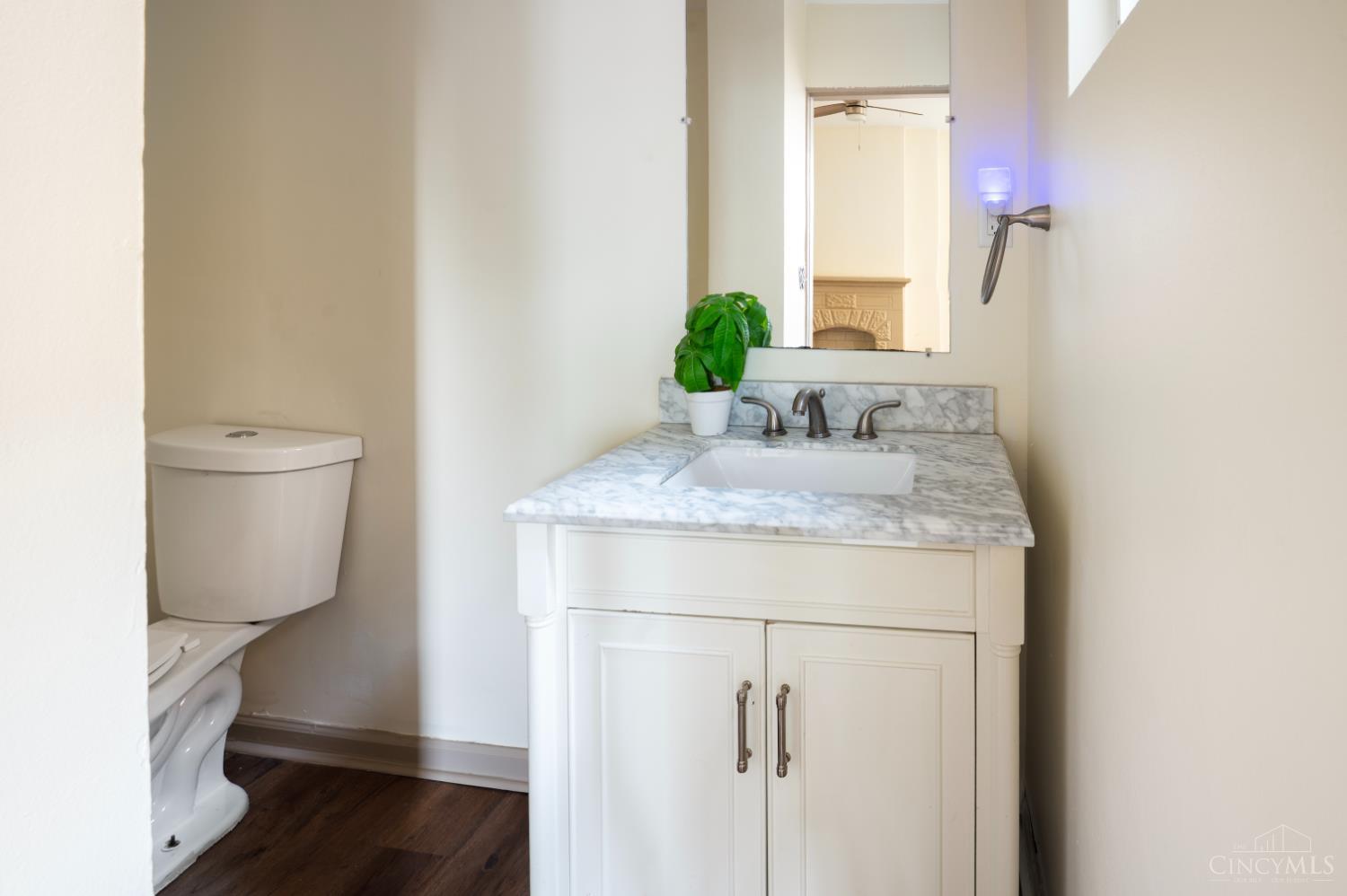 1237 Laidlaw Avenue Property Photo 12