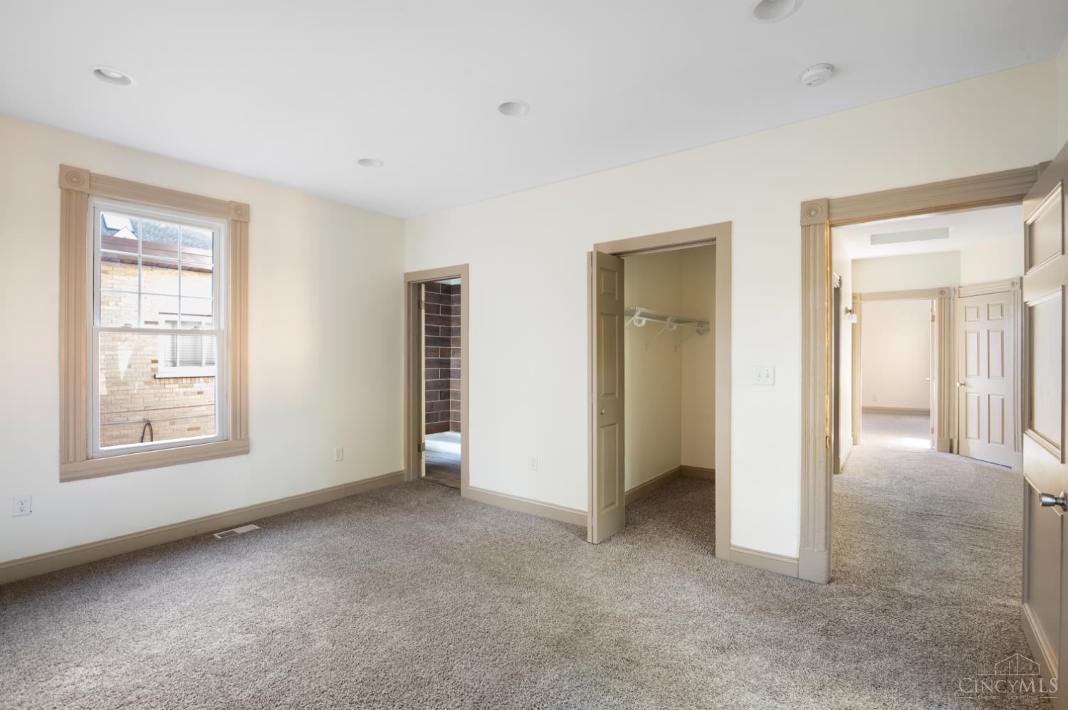 1237 Laidlaw Avenue Property Photo 15