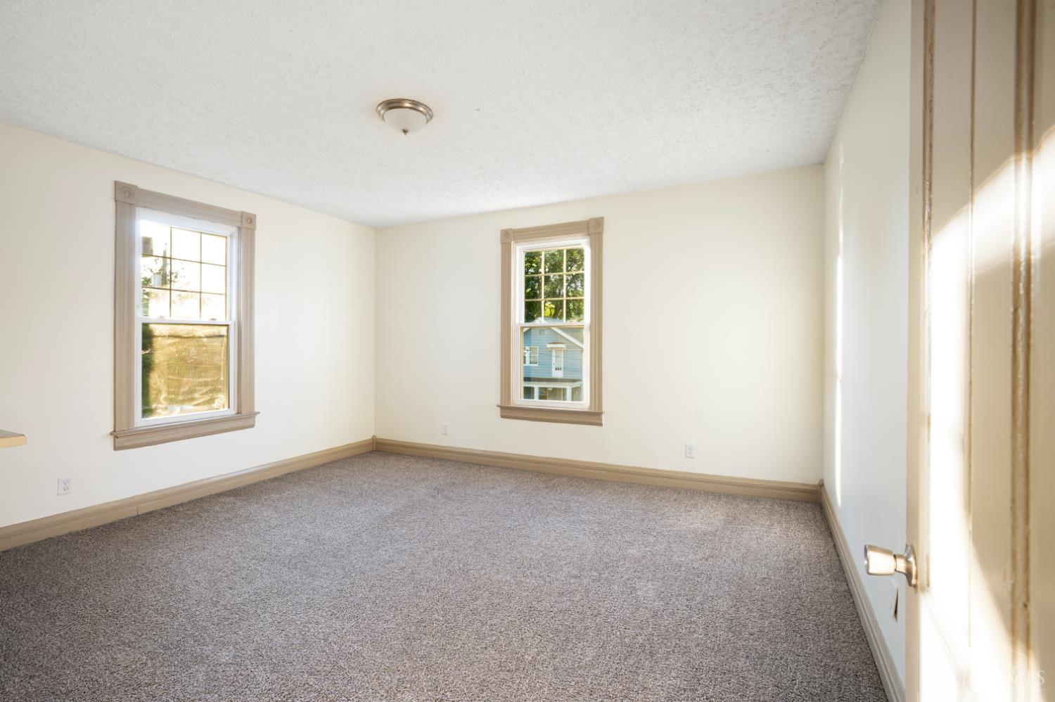 1237 Laidlaw Avenue Property Photo 18