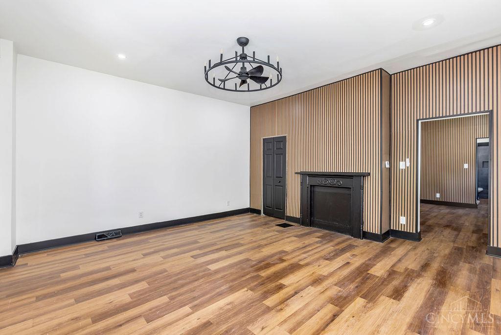 3044 Obryon Street Property Photo 5