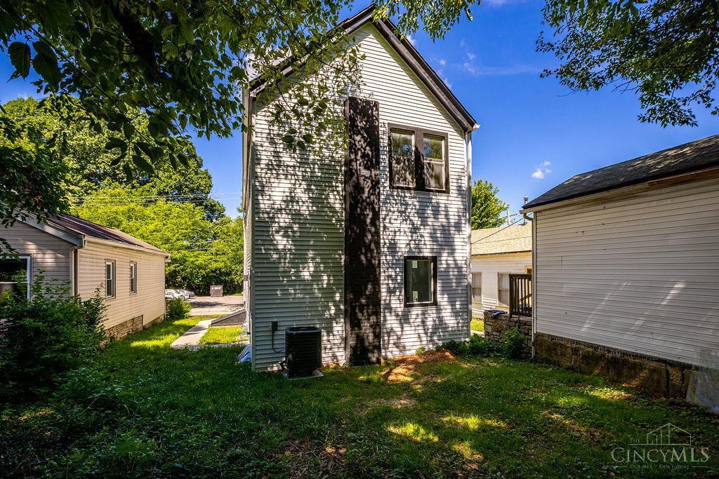 3044 Obryon Street Property Photo 28