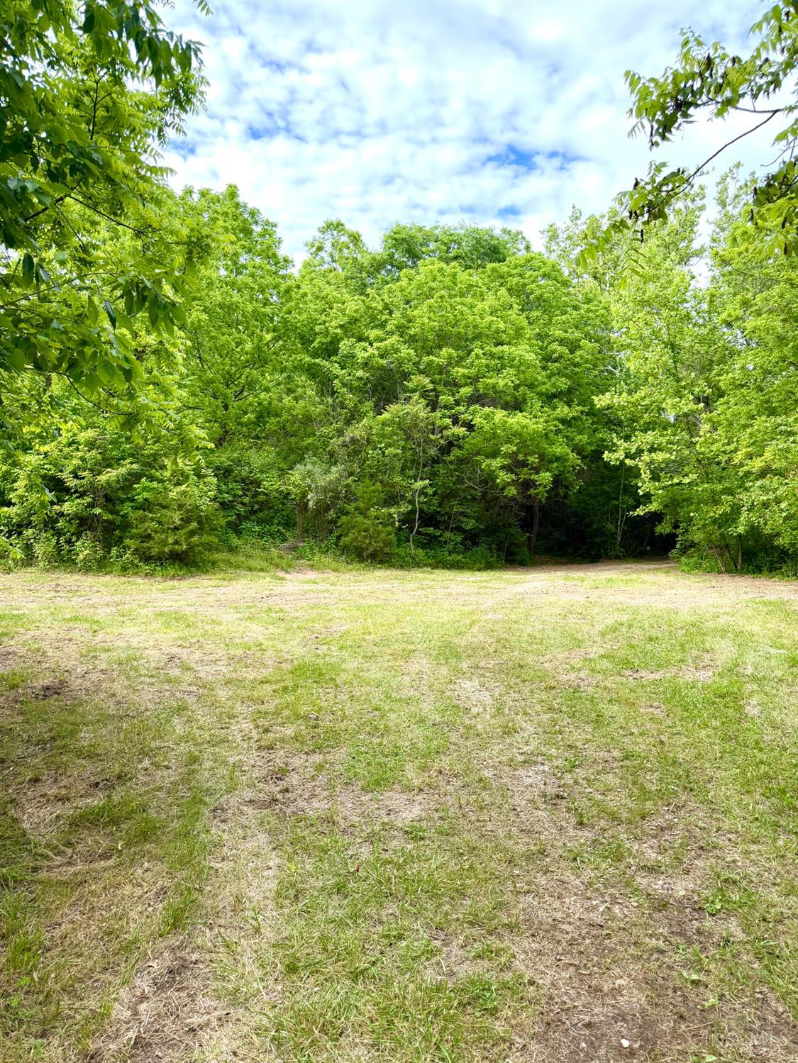 N Falls Road Property Photo 40