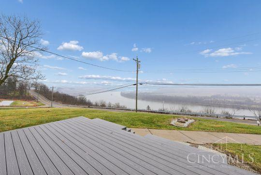 2545 Cliff Road Property Photo 6