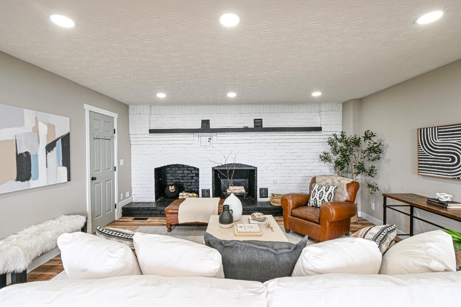 2545 Cliff Road Property Photo 17