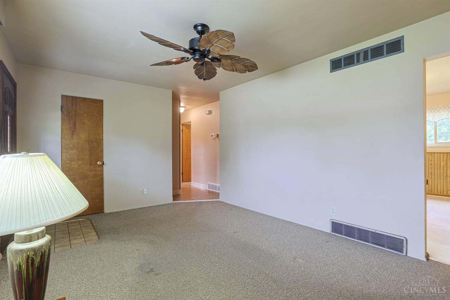 5375 Pembina Drive Property Photo 6