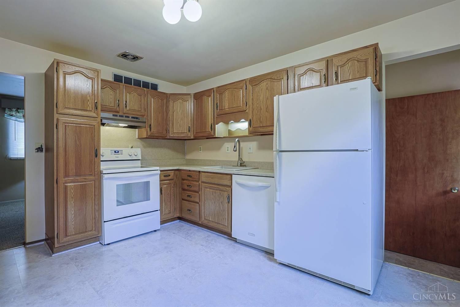 5375 Pembina Drive Property Photo 8