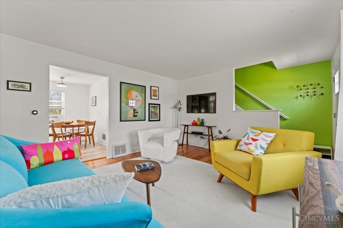 10019 Zig Zag Road Property Photo 6