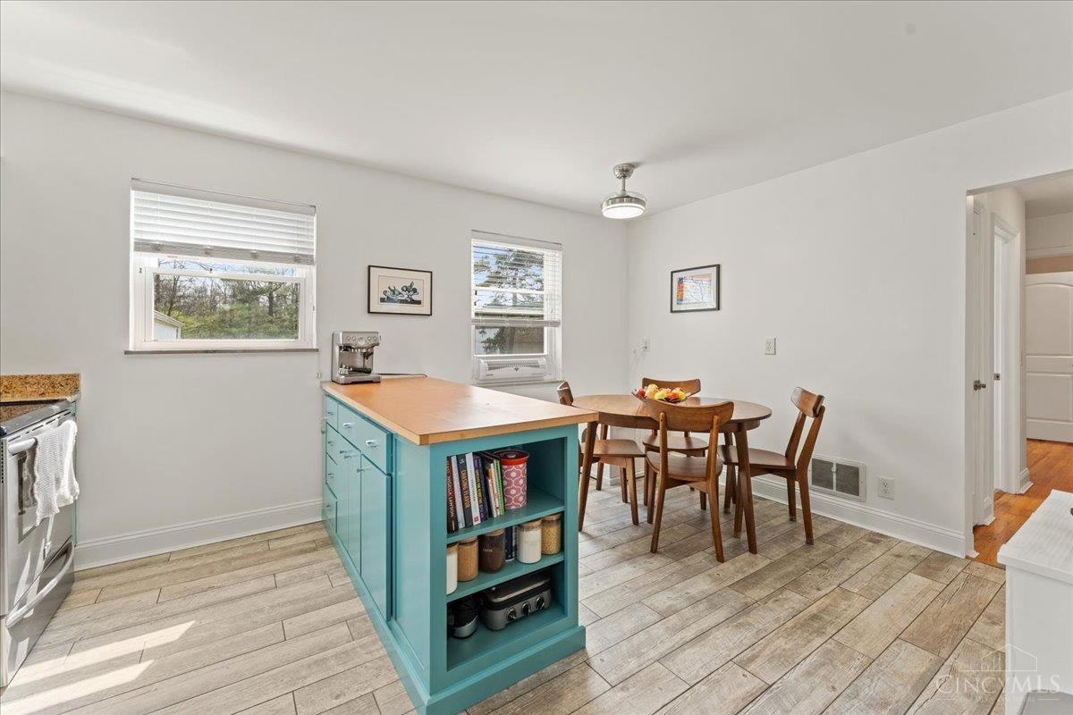 10019 Zig Zag Road Property Photo 11