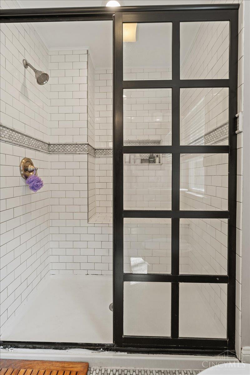 10019 Zig Zag Road Property Photo 15