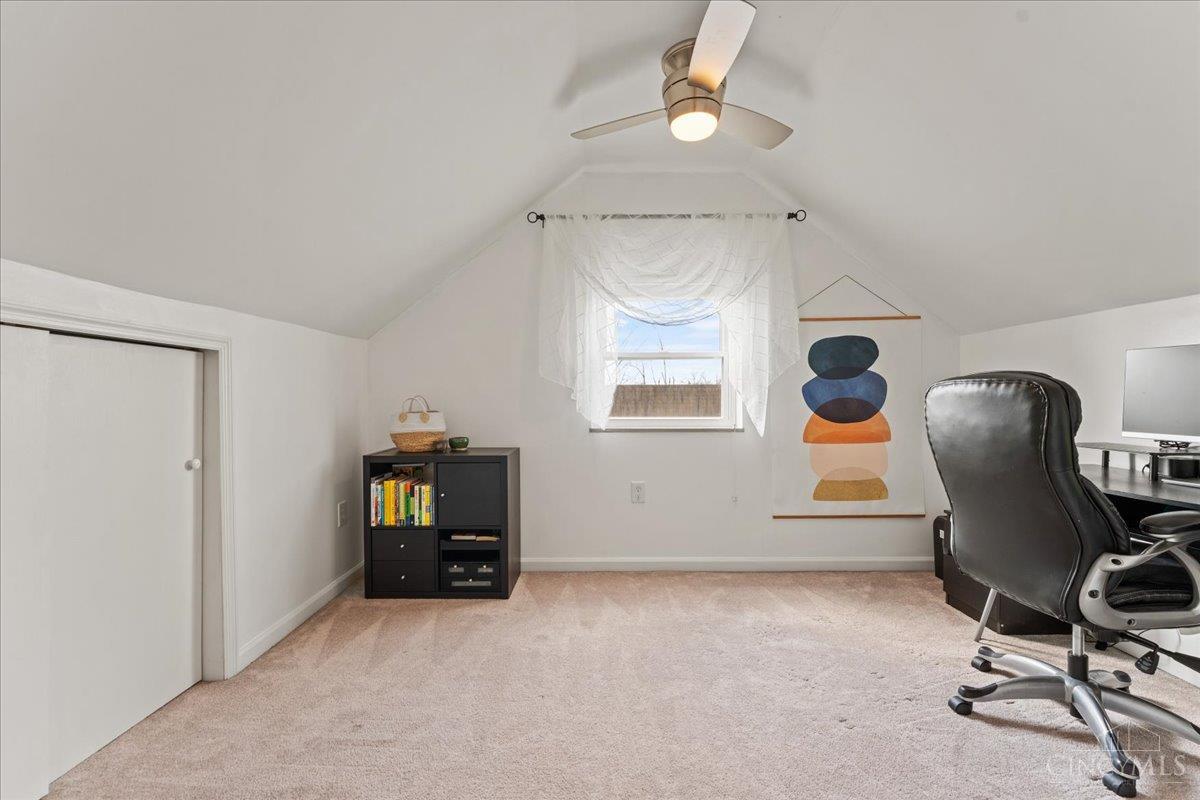 10019 Zig Zag Road Property Photo 18