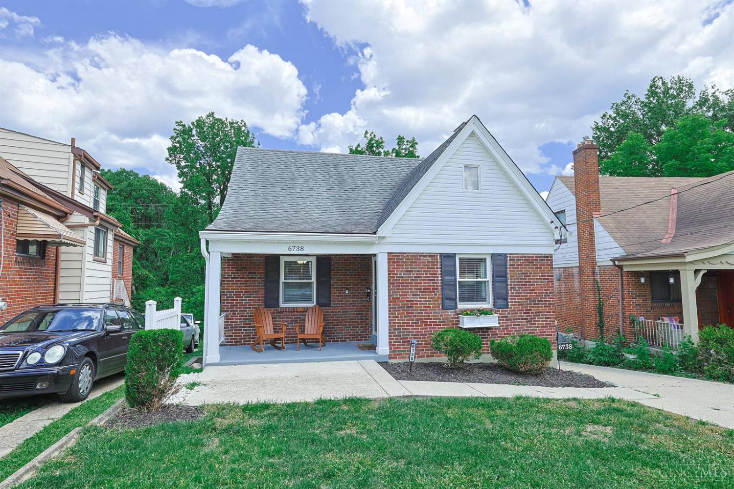 6738 Hampton Drive Property Photo 1