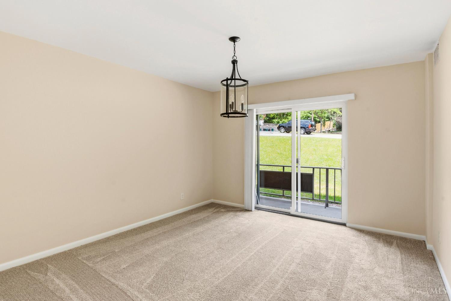 3566 Amberacres Drive Property Photo 4